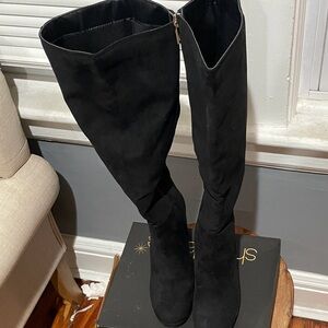 Elegant Black Knee-High Women's Boots